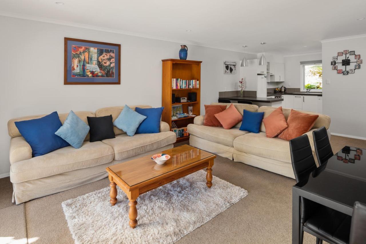Fabulous Apartment With Private Spa Pool & Gym Picton Exterior photo