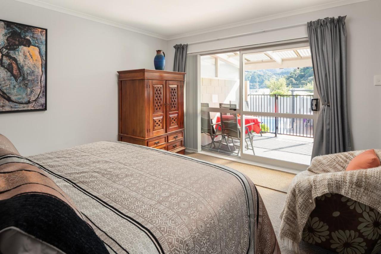 Fabulous Apartment With Private Spa Pool & Gym Picton Exterior photo